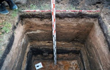 Высокие грунтовые воды и ленточный фундамент: как правильно защитить основание