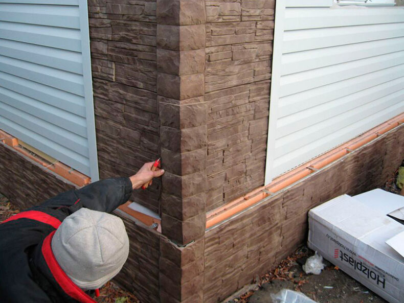 Монтаж сайдинга своими руками: пошаговая инструкция с фото и схемой работ