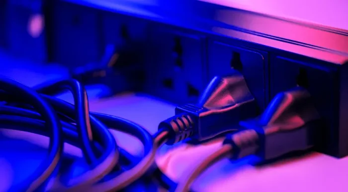 Как выбрать стабилизатор напряжения для частного дома: советы