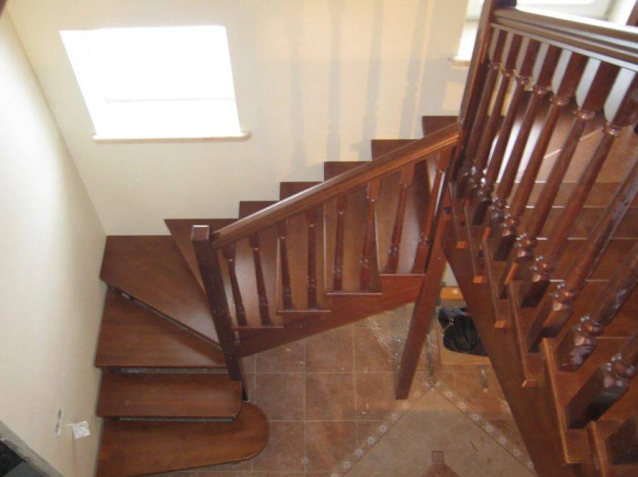 Забежная лестница: 150 фото дизайна, инструкция по монтажу своими руками