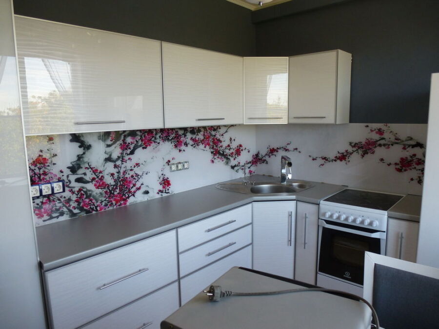 Кухонные фартуки из стекла: 145 идей дизайна и сочетаний